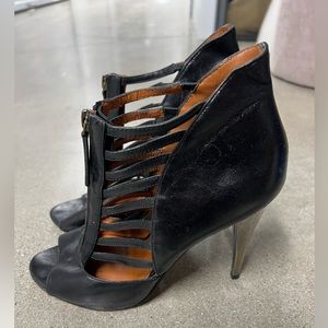 Elizabeth & James Black Leather Woman Shoes Size US 8 1/2. Great Shape